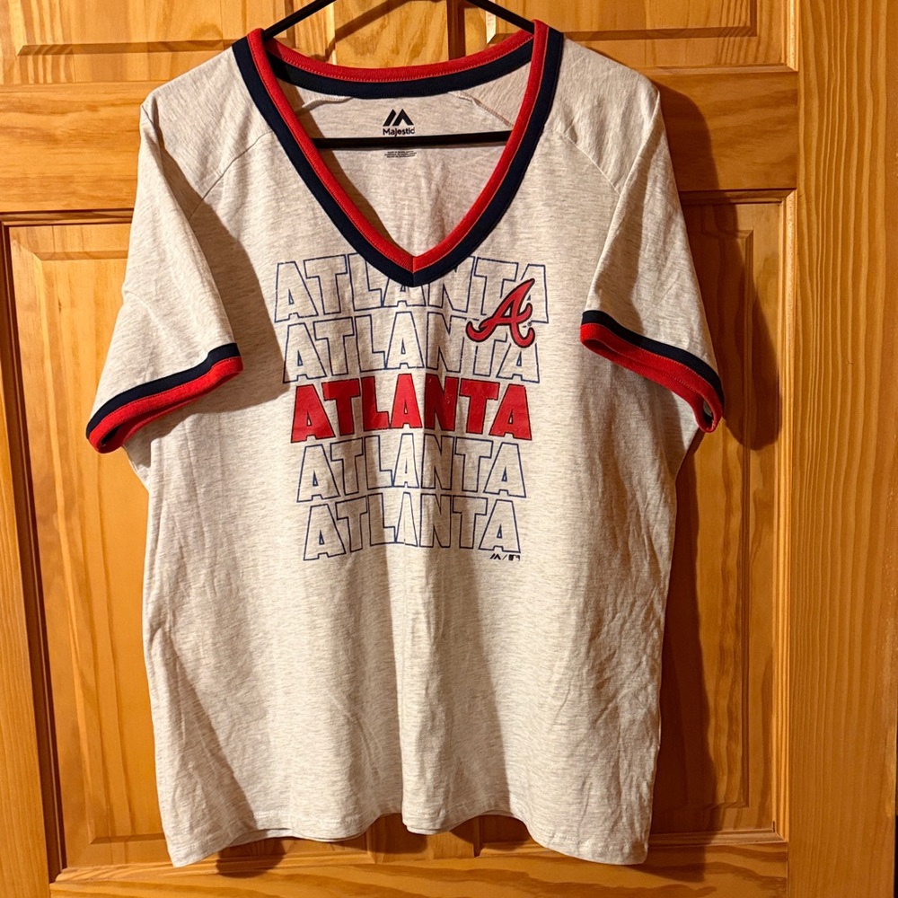 Atlanta Braves V-Neck Tee with Red & Navy Trim by Majestic, NWOT, Size 2XL